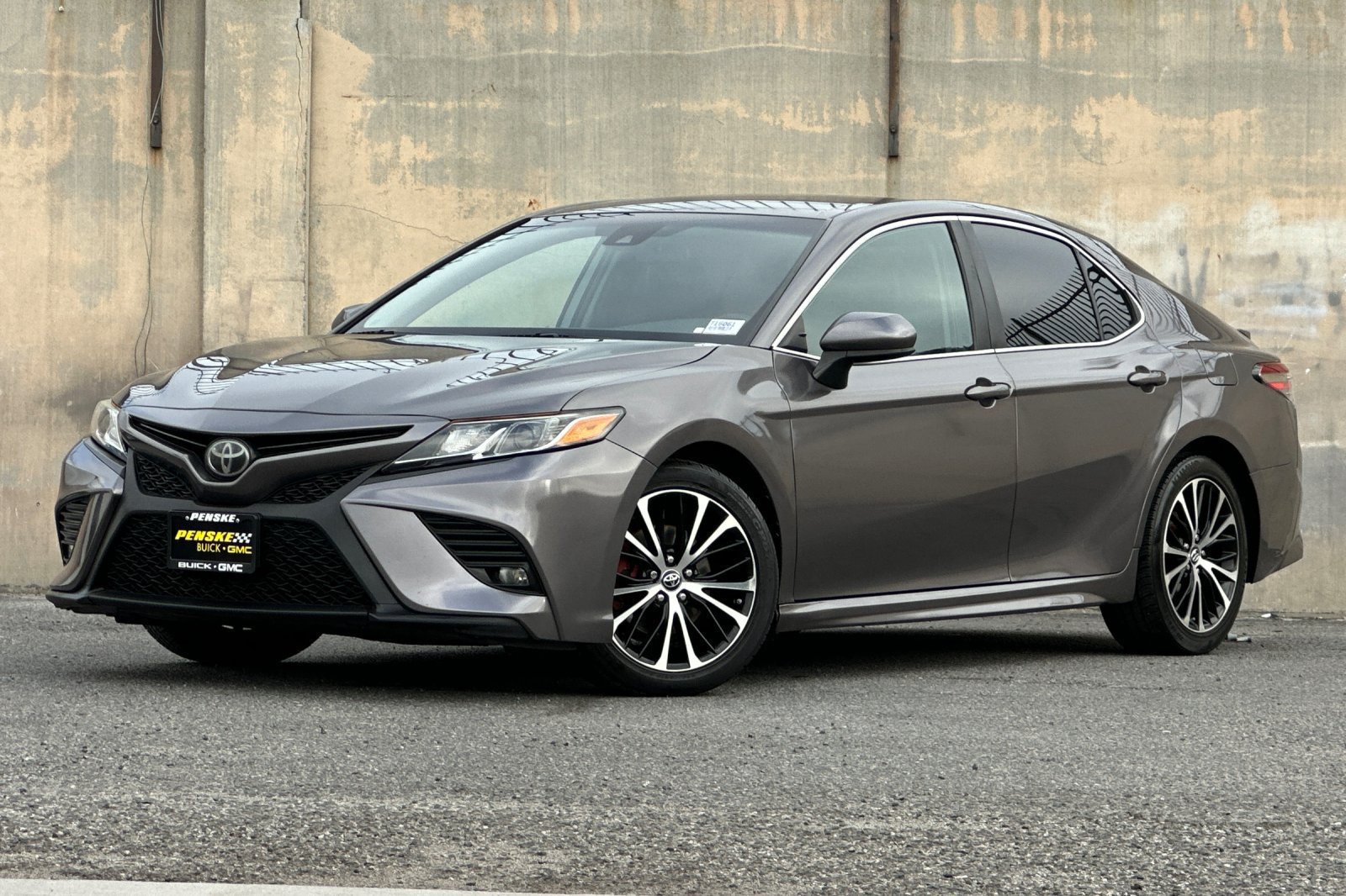 Used 2018 Toyota Camry SE FWD image 8