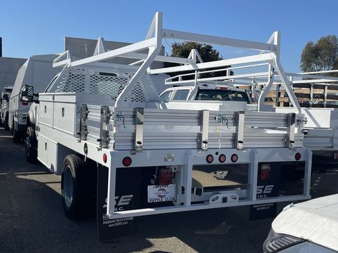 New 2025 Ford F550 2WD Regular Cab Super Duty image 4