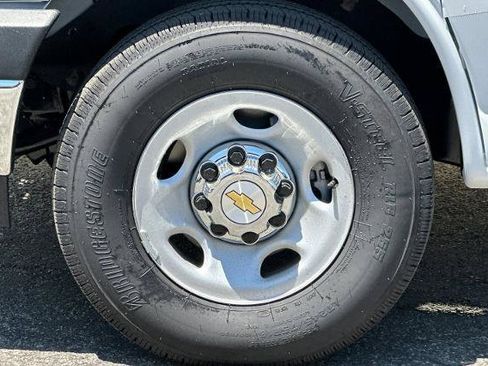 New 2026 Chevrolet Express 2500 w/ Driver Convenience Package RWD image 29