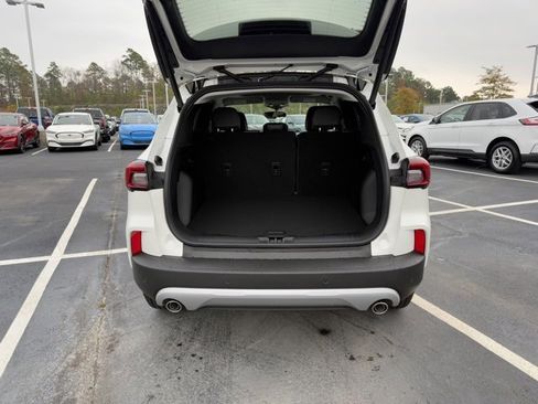 New 2025 Ford Escape SE image 7