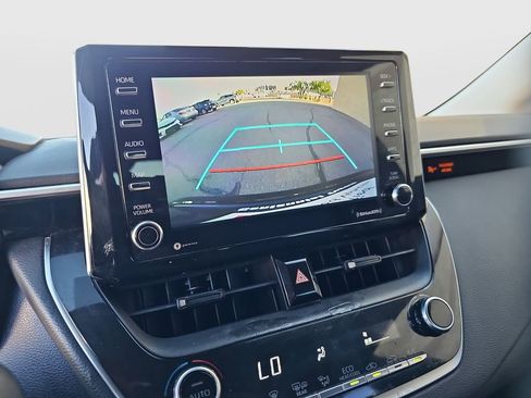 Used 2021 Toyota Corolla LE image 13