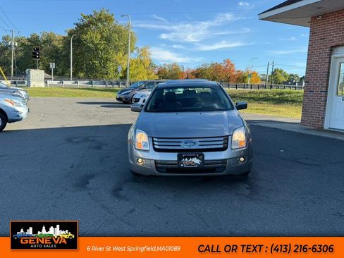 Used 2009 Ford Fusion SE image 2