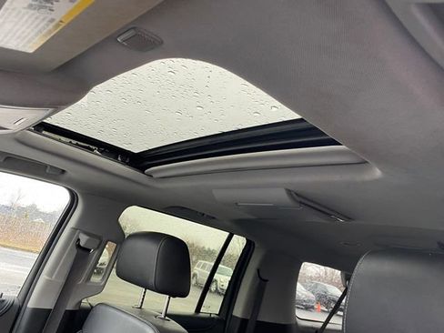 Used 2015 GMC Yukon XL SLT w/ Open Road Package image 8