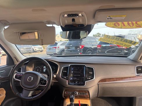 Used 2016 Volvo XC90 T6 Momentum image 19