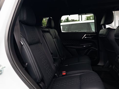 Used 2025 Mitsubishi Outlander SEL Black Edition image 22