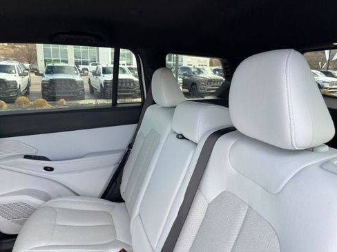 New 2026 Jeep Cherokee Laredo image 16