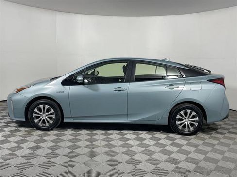 Used 2019 Toyota Prius LE image 4