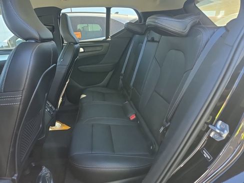Used 2021 Volvo XC40 T5 Momentum AWD/4WD image 4