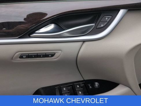 Used 2014 Cadillac XTS Luxury FWD image 23