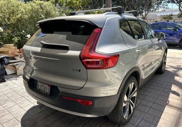 Used 2023 Volvo XC40 B5 Plus w/ Protection Package Premier AWD/4WD image 4