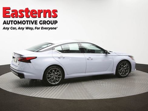 Used 2023 Nissan Altima 2.0 SR FWD image 44