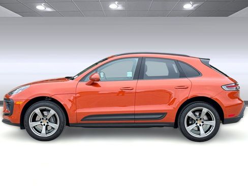 Used 2024 Porsche Macan AWD/4WD image 2
