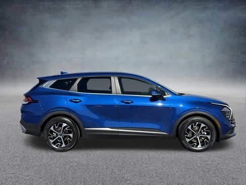 Used 2024 Kia Sportage EX image 2