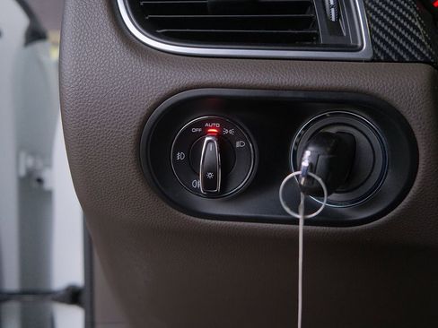 Used 2017 Porsche Macan S image 13