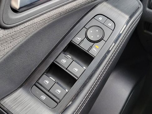 Used 2023 Nissan Rogue SV image 25