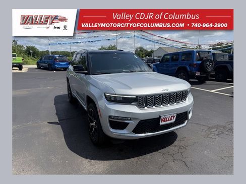 Used 2023 Jeep Grand Cherokee Summit AWD/4WD image 1