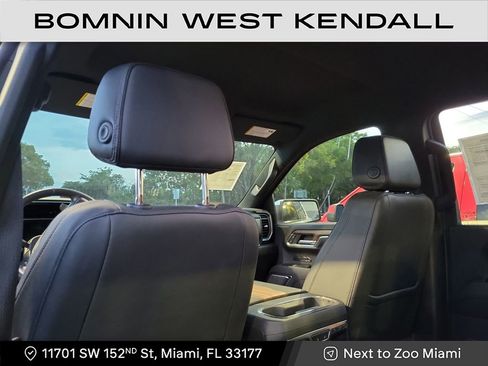Used 2024 Chevrolet Silverado 1500 High Country image 11