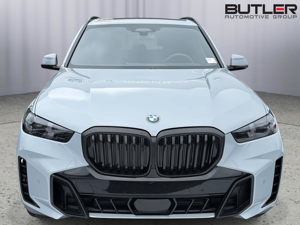Used 2026 BMW X5 sDrive40i w/ Executive Package RWD image 3