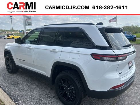 New 2026 Jeep Grand Cherokee Altitude AWD/4WD image 4