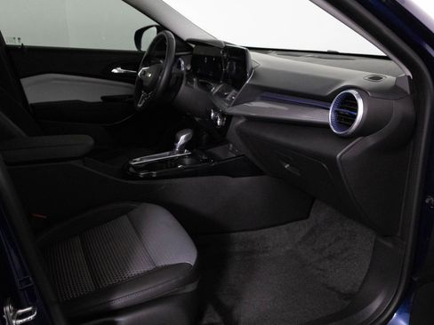 Used 2024 Chevrolet Trax LT w/ Driver Confidence Package image 38