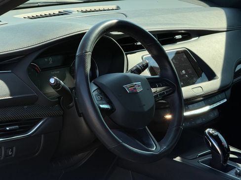 Used 2022 Cadillac XT4 Sport w/ Comfort Package FWD image 10