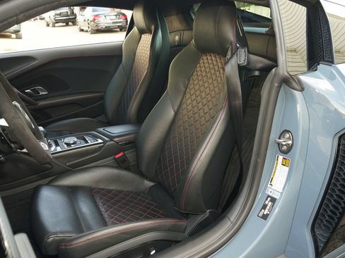 Used 2020 Audi R8 V10 AWD/4WD image 3