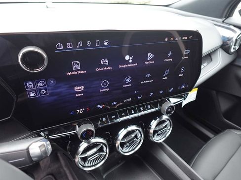 New 2025 Chevrolet Blazer EV LT image 19