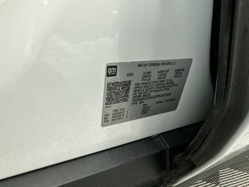 Used 2023 Chevrolet Suburban LT AWD/4WD image 34