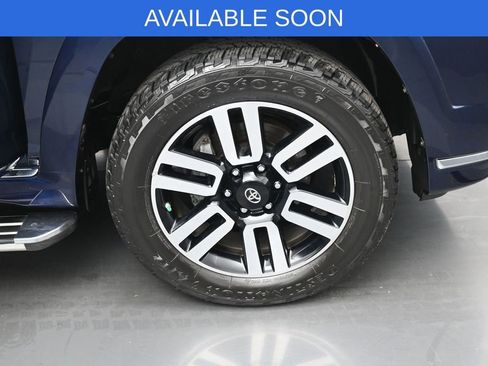 Used 2016 Toyota 4Runner Limited AWD/4WD image 39