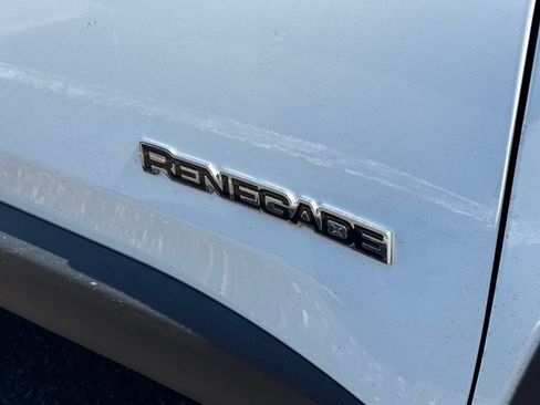 Used 2022 Jeep Renegade Latitude w/ Convenience Group AWD/4WD image 2