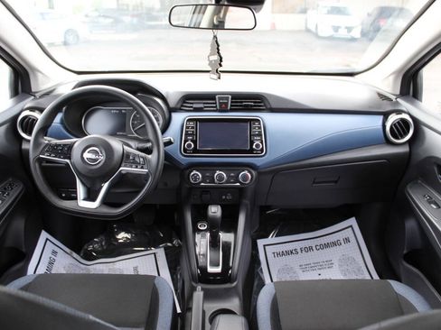 Used 2025 Nissan Versa SV FWD image 18