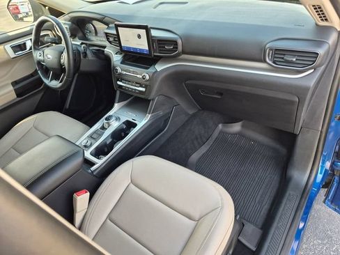Used 2020 Ford Explorer XLT w/ Equipment Group 202A AWD/4WD image 22