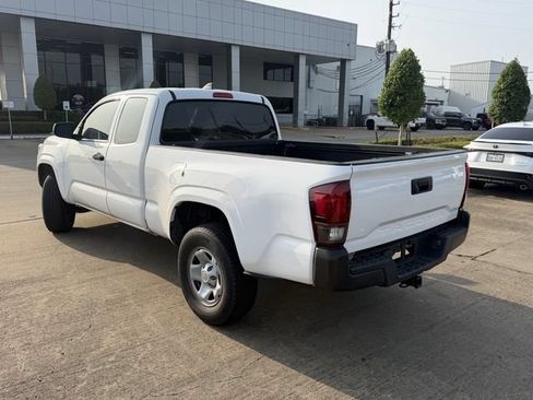 Used 2018 Toyota Tacoma SR RWD image 7