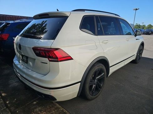 Used 2024 Volkswagen Tiguan SE R-Line AWD/4WD image 3