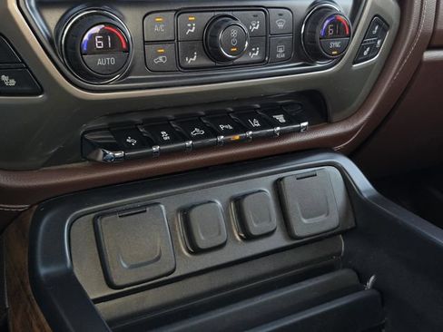 Used 2019 Chevrolet Silverado 2500 High Country w/ Duramax Plus Package AWD/4WD image 21