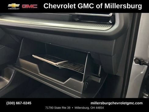 Used 2025 Chevrolet Traverse LT FWD image 33
