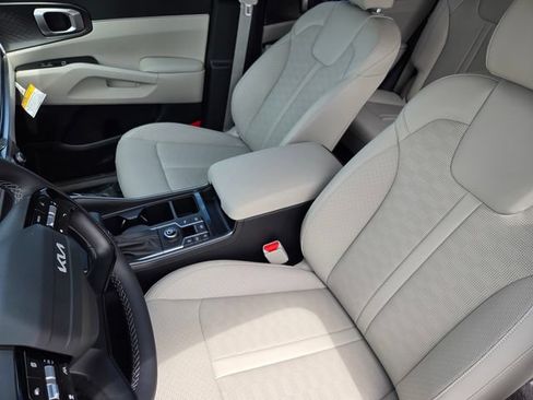 New 2026 Kia Sorento S FWD image 17