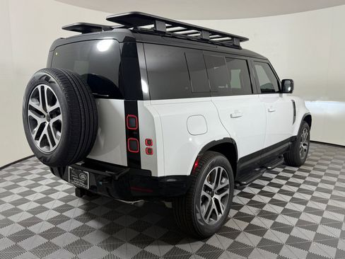 New 2026 Land Rover Defender 110 X-Dynamic SE AWD/4WD image 10