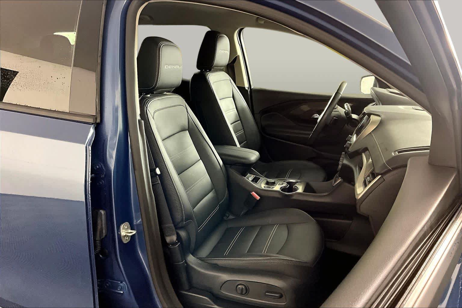 Used 2024 GMC Terrain Denali AWD/4WD image 9