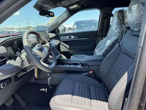 New 2026 Ford Explorer ST-Line w/ ST-Line Street Pack AWD/4WD image 14