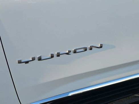 Used 2024 GMC Yukon SLT image 6