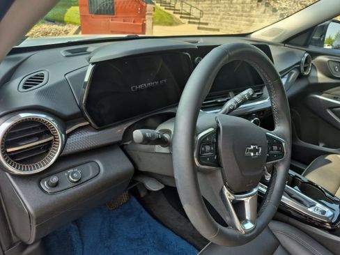 Used 2025 Chevrolet Trax ACTIV w/ Driver Confidence Package FWD image 10