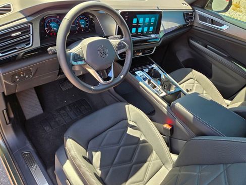 New 2026 Volkswagen Atlas Cross Sport SE FWD image 9