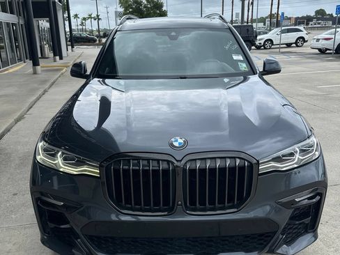 Used 2021 BMW X7 xDrive40i w/ M Sport Package AWD/4WD image 3