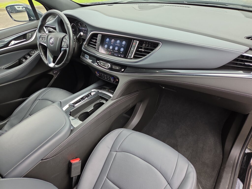 Used 2023 Buick Enclave Essence AWD/4WD image 18