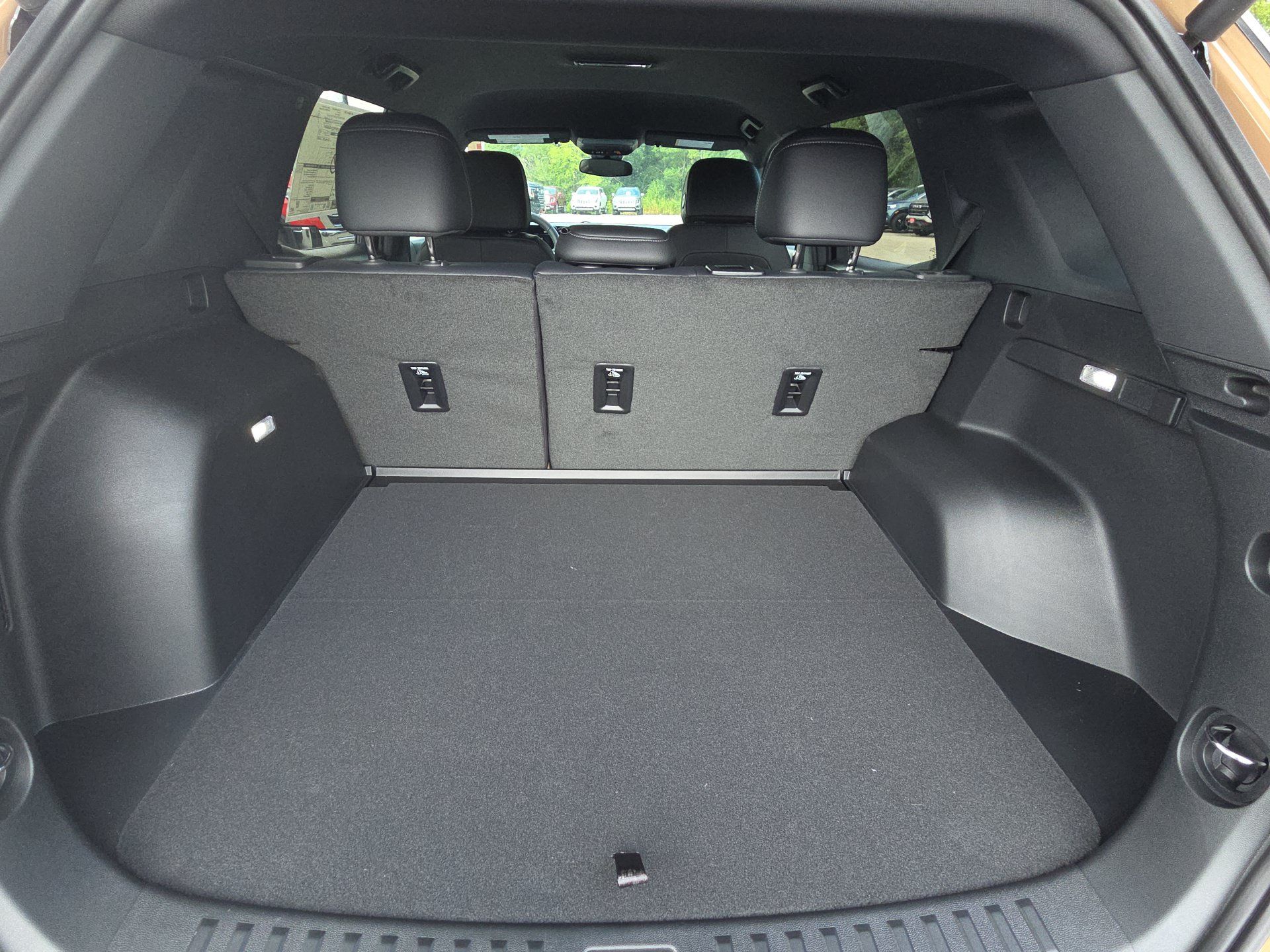 New 2027 Chevrolet Equinox LT w/ Convenience Package II FWD image 32