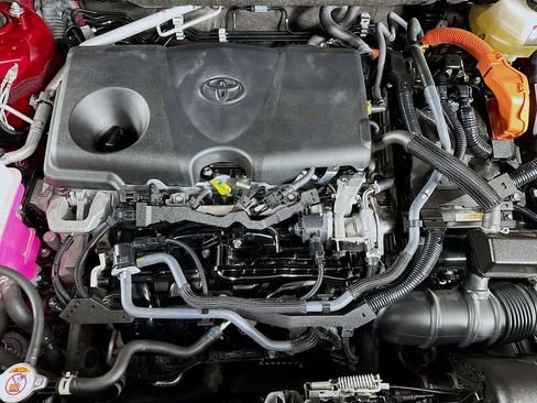 Used 2022 Toyota Venza LE AWD/4WD image 37
