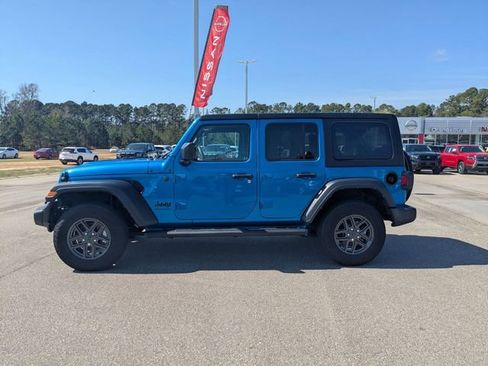 Used 2024 Jeep Wrangler Unlimited Sport AWD/4WD image 6