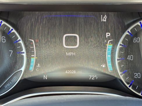 Used 2024 Chrysler Pacifica Limited FWD image 33