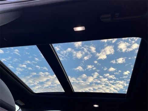 Used 2025 Honda Pilot Black Edition image 17